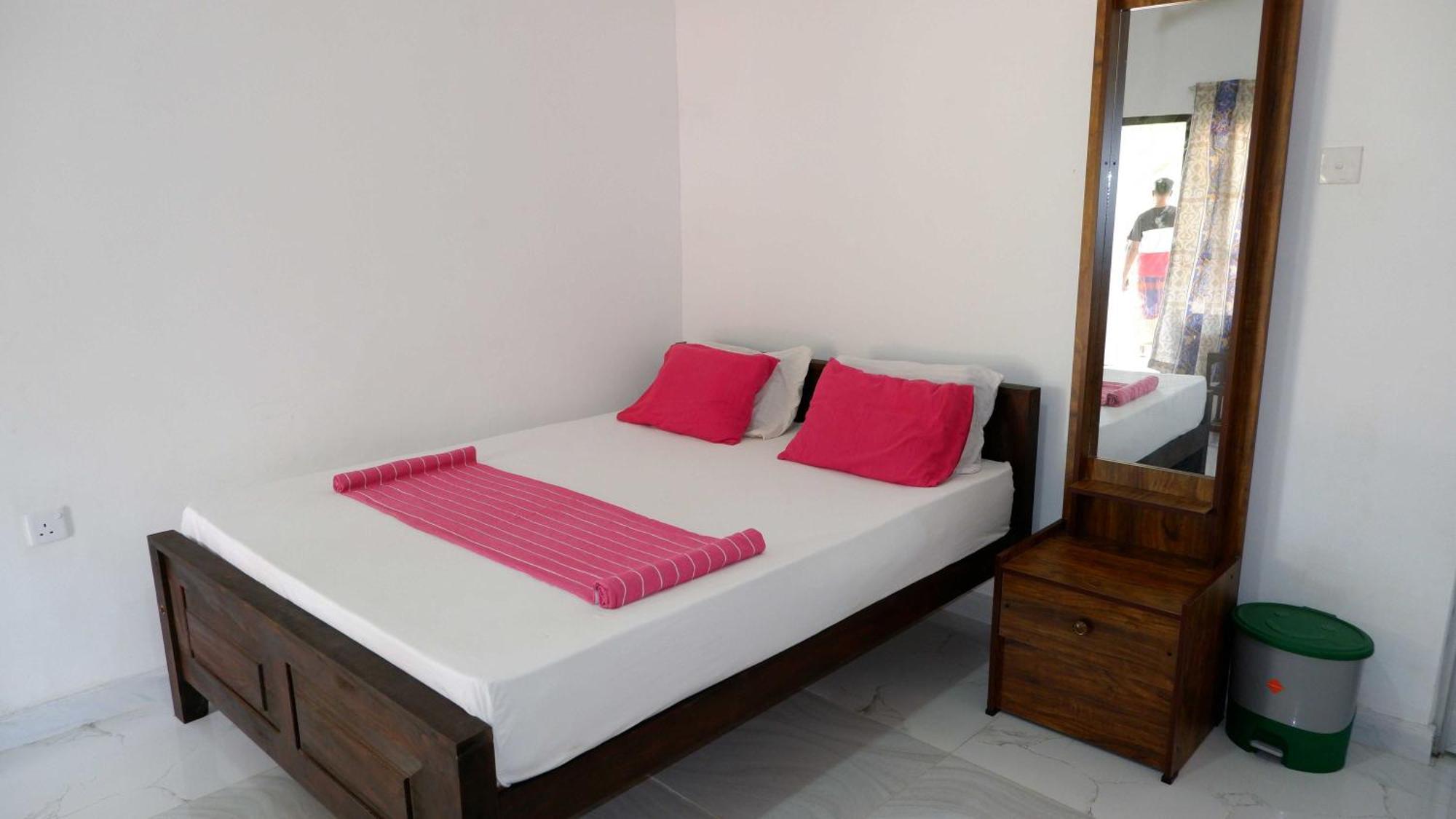 Attale Resort Tissamaharama Esterno foto